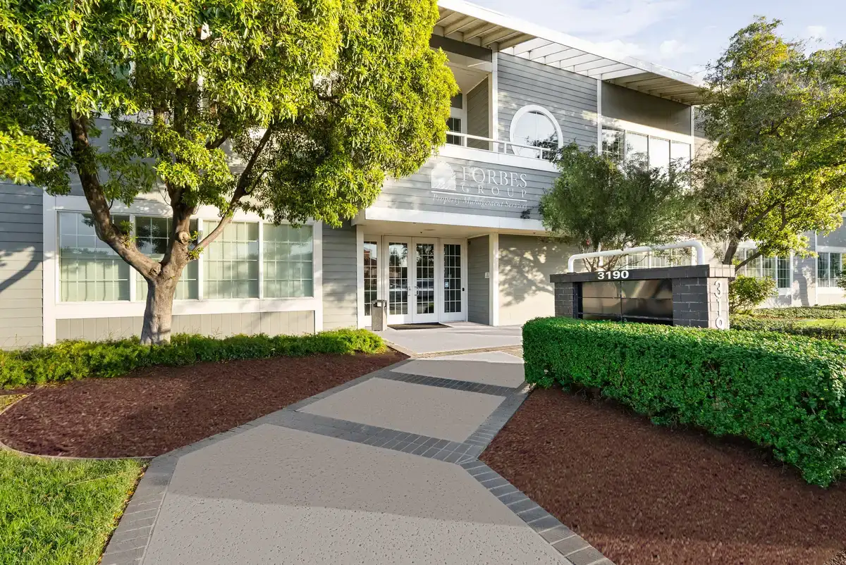 The entrance to 3190 S Bascom Ave in San Jose, a building David is leasing now